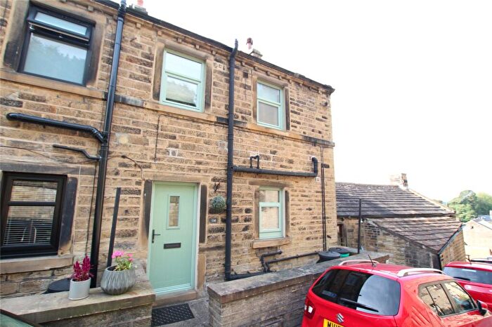 2 Bedroom End Of Terrace House To Rent In Back Lane, Holmfirth, West Yorkshire, HD9