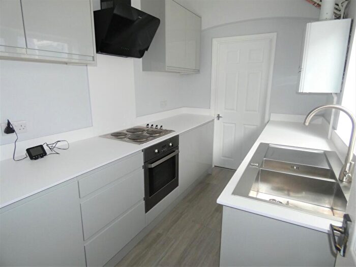 2 Bedroom House To Rent In Best Street, Stoke-on-Trent, ST4