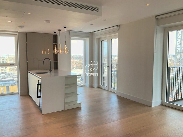 2 Bedroom Flat To Rent In Parkside Apartments, London, W12