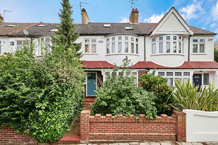 4 Bedroom Property To Rent In Briarwood Road, Clapham, SW4
