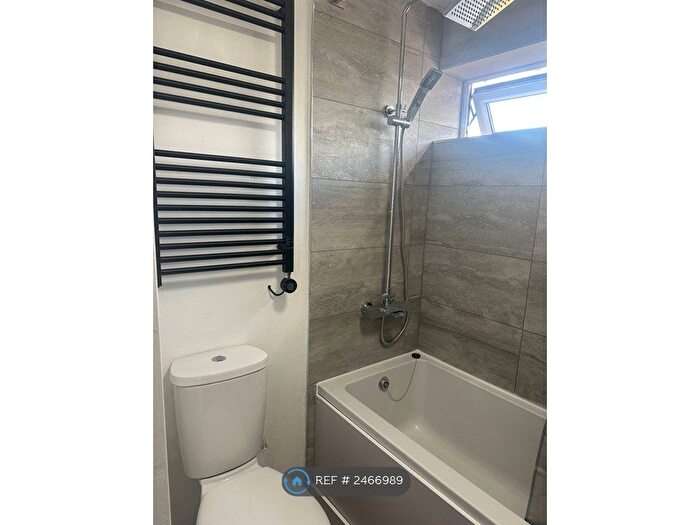 1 Bedroom Flat To Rent In Handcross Road, Luton, LU2