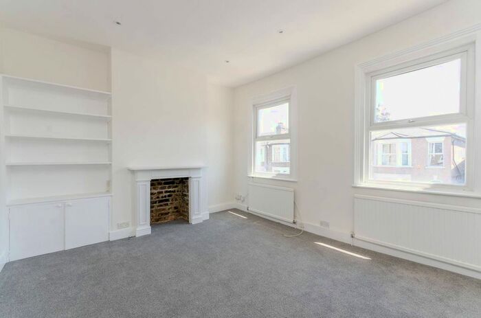 1 Bedroom Flat To Rent In Hartfield Crescent, Wimbledon, London, SW19