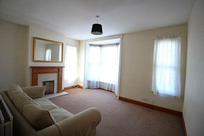 2 Bedroom Flat To Rent In Bower Street, Bedford, MK40