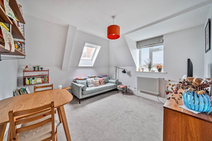 2 Bedroom Flat For Sale In Carlton Lodge -, N4