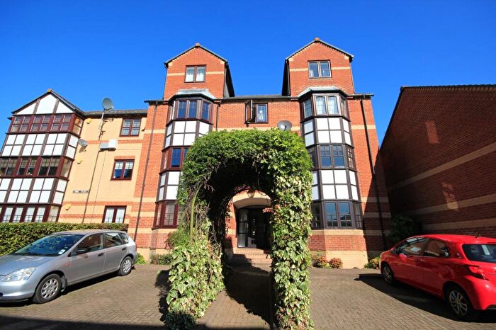 1 Bedroom Apartment To Rent In Swan Place, Reading, Berkshire, RG1