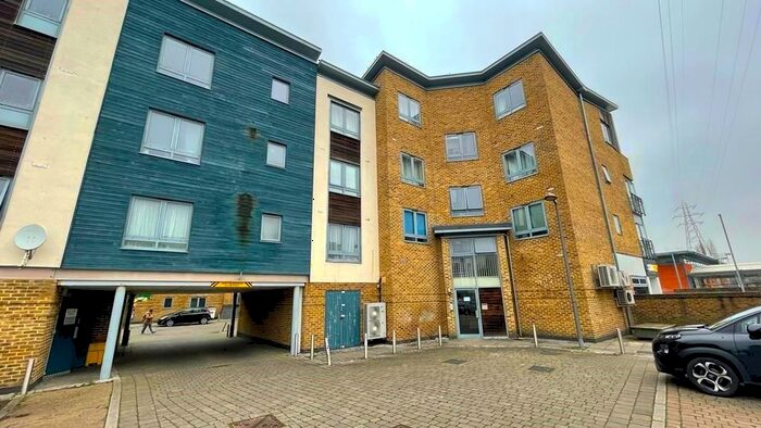 1 Bedroom Flat To Rent In Quayside Drive, Colchester, CO2