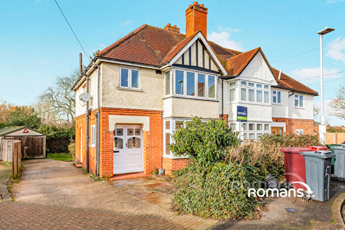 3 Bedroom House To Rent In Tamarisk Avenue, Reading, RG2