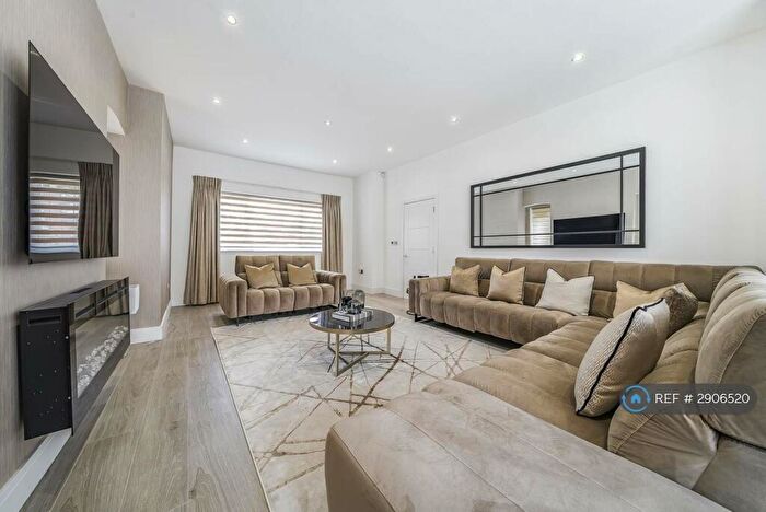5 Bedroom Detached House To Rent In King Edwards Road, Ruislip, HA4
