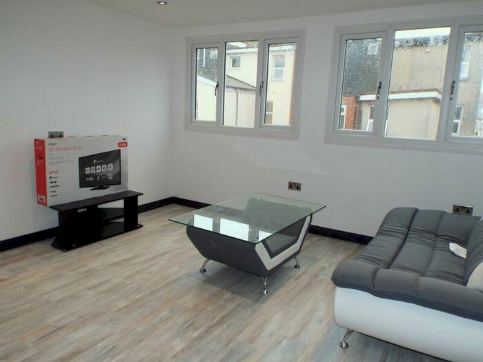 2 Bedroom Flat To Rent In Rs Apartments, Hubert Road, Selly Oak, Birmingham, B29