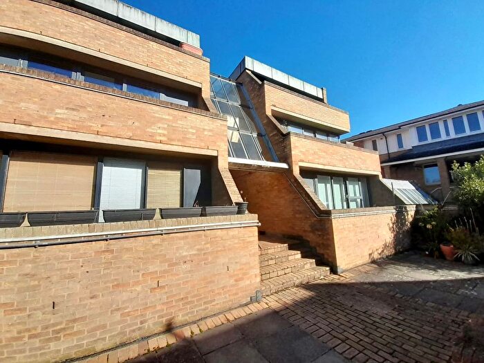 1 Bedroom Flat To Rent In Manor Place, Kings Street, Cambridge, CB1