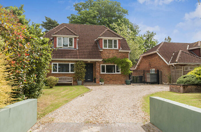 4 Bedroom Bungalow For Sale In Park Road, Chandler's Ford, Eastleigh, Hampshire, SO53