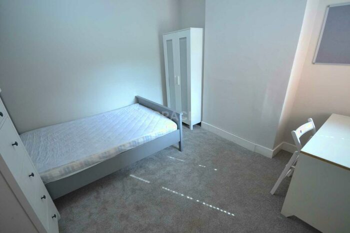 5 Bedroom Terraced House To Rent In St. Bartholomews Road, Reading, RG1