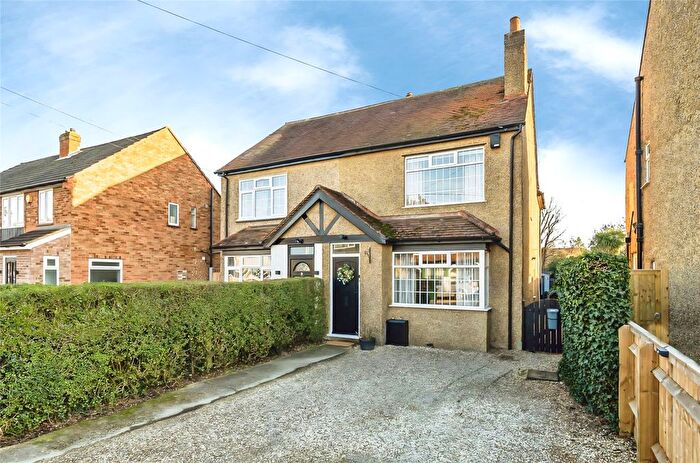 3 Bedroom Semi-Detached House For Sale In Westfield Road, Slough, Berkshire, SL2
