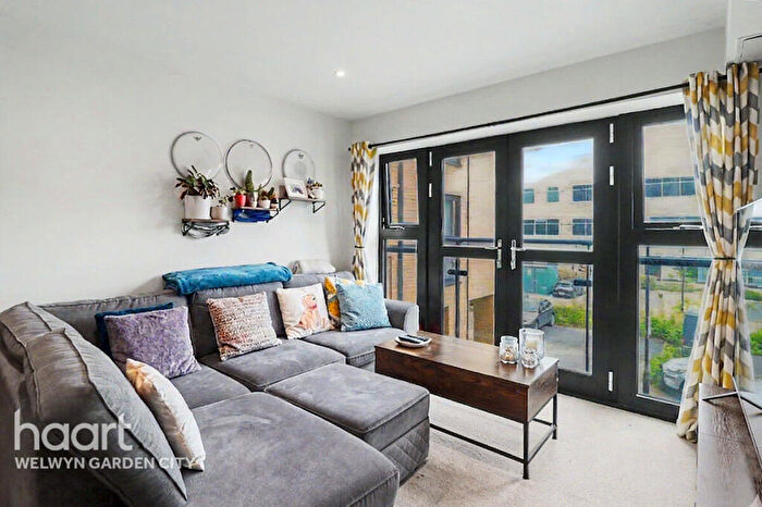 1 Bedroom Apartment For Sale In Bessemer Road, Welwyn Garden City, AL7