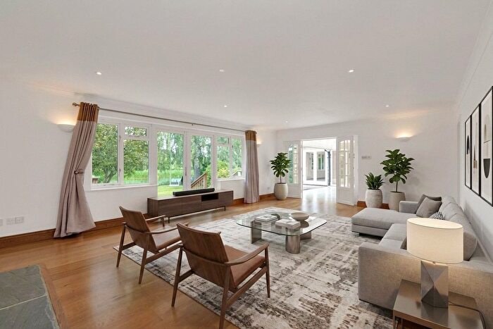 5 Bedroom Detached House To Rent In Riverside Drive, Esher, Surrey, KT10