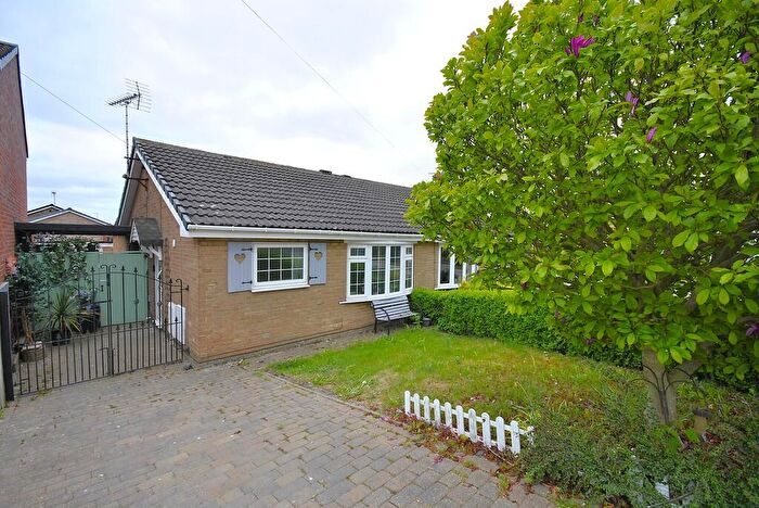 2 Bedroom Semi-Detached Bungalow For Sale In Saffron Close, Tickhill, Doncaster, DN11