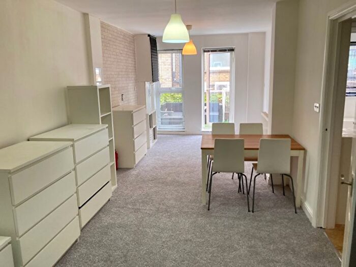 1 Bedroom Flat To Rent In Broadway, London, W13