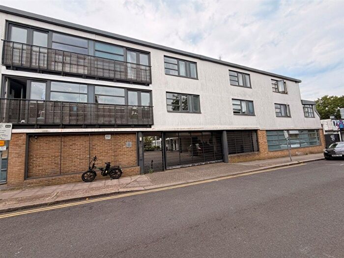 2 Bedroom Flat For Sale In Warfield Road, London, NW10