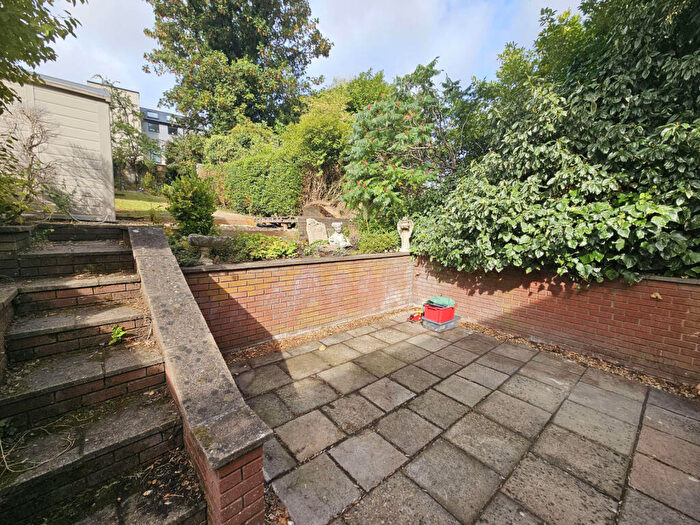 3 Bedroom Semi-Detached House To Rent In Luton, LU1