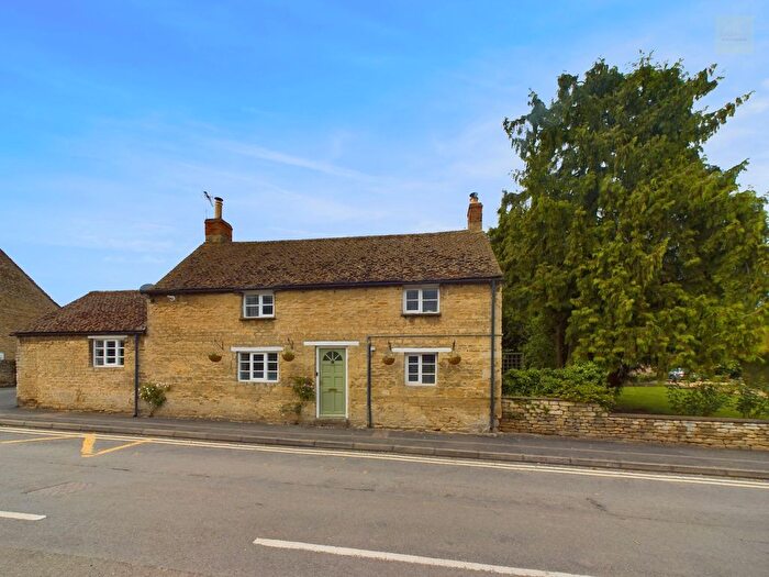 2 Bedroom Detached House For Sale In School House, School Road, Barnack, PE9