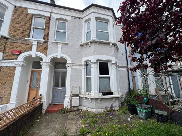 2 Bedroom Flat To Rent In Top Flat, Venner Road, Sydenham, SE26