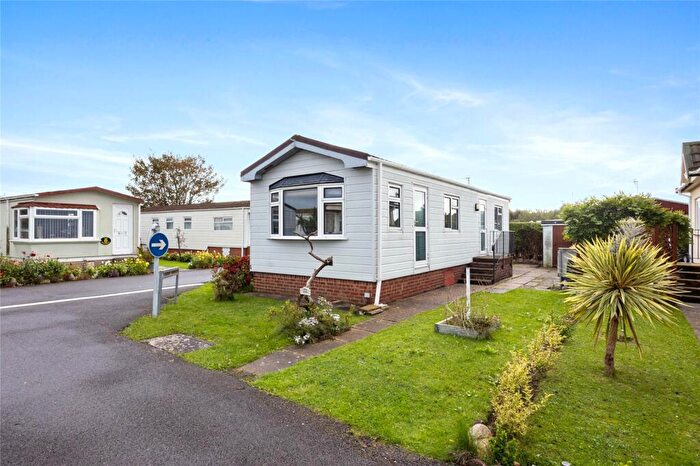 1 Bedroom Park Home For Sale In Broadway Park, Lancing, West Sussex, BN15