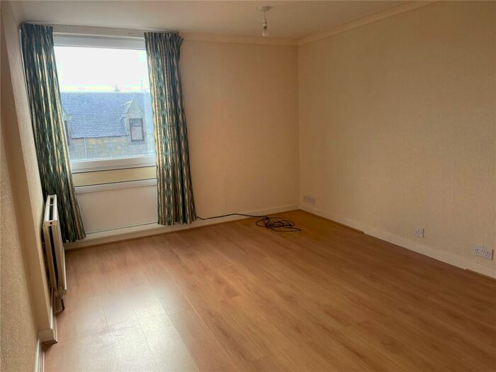 2 Bedroom Flat To Rent In New Street, Buckie, Moray, AB56