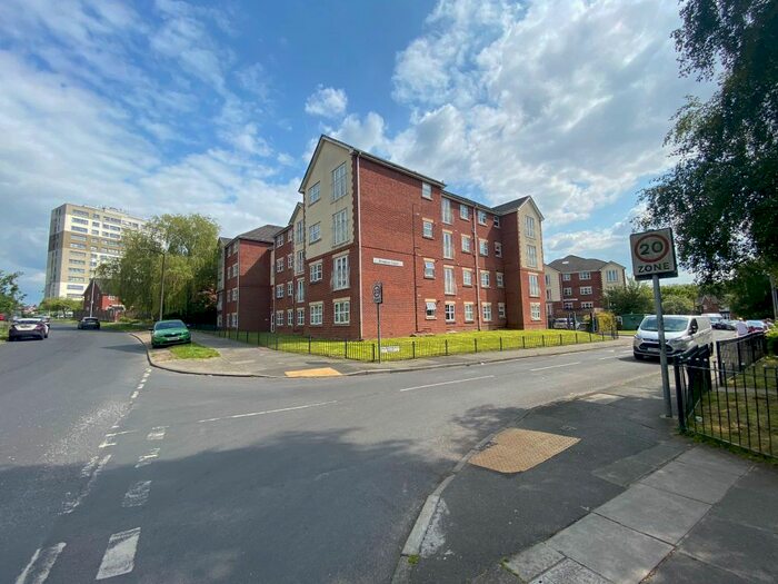 2 Bedroom Flat To Rent In Wordsworth Road, Manchester, M34