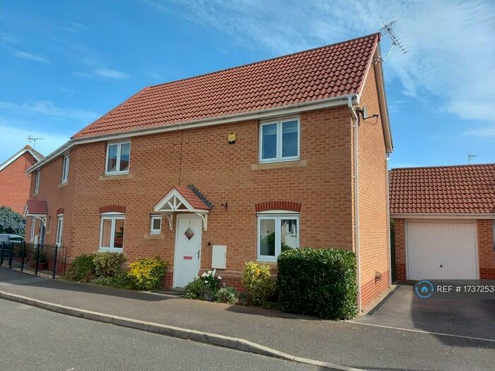 3 Bedroom Semi-Detached House To Rent In Moody Close, Beeston, Nottingham, NG9