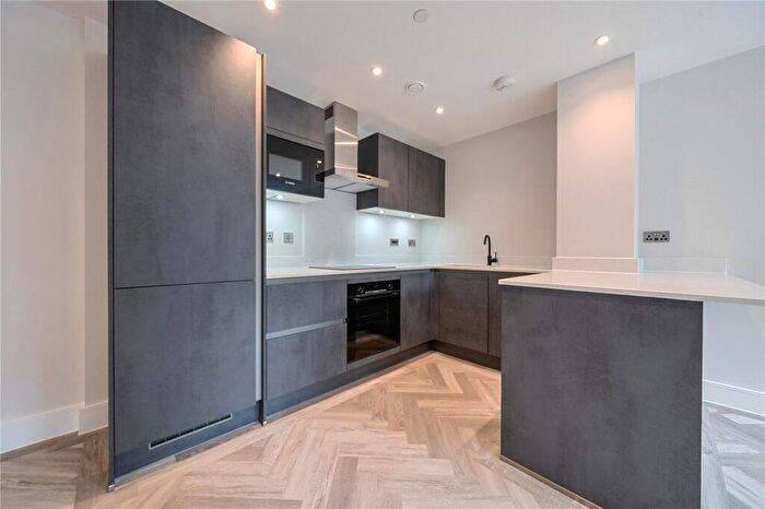 1 Bedroom Flat To Rent In Cockfosters Road, Barnet, EN4