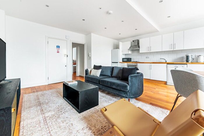 2 Bedroom Flat To Rent In Lordship Lane, London, SE22