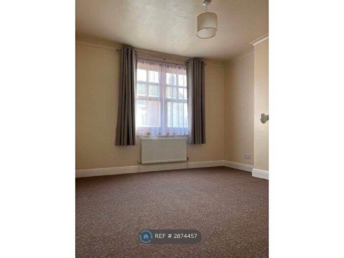 2 Bedroom Terraced House To Rent In London Road, Leicester, LE2