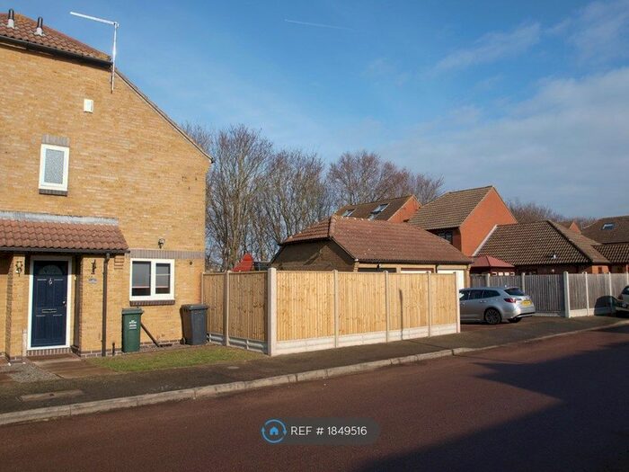 2 Bedroom Semi-Detached House To Rent In Hasted Close, Greenhithe, DA9