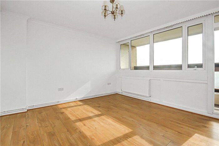 3 Bedroom Flat To Rent In Phipps Bridge Road, Mitcham, CR4