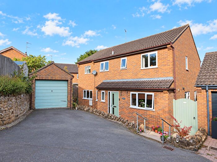 5 Bedroom Detached House For Sale In Holcot Road, Brixworth, Northampton, NN6