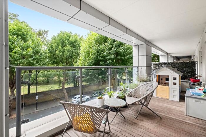 2 Bedroom Flat To Rent In Southgate Road, De Beauvoir Town, N1