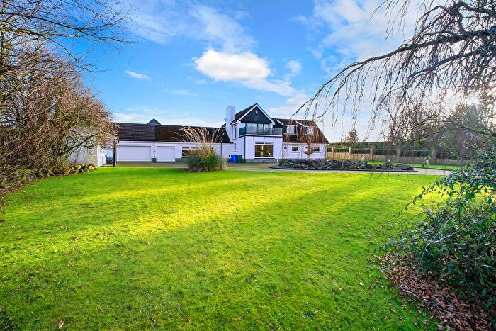 5 Bedroom Villa For Sale In Main Street, Craigie, KA1