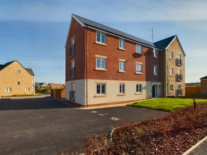 2 Bedroom Apartment To Rent In Hammond Close, Weldon Park, NN17