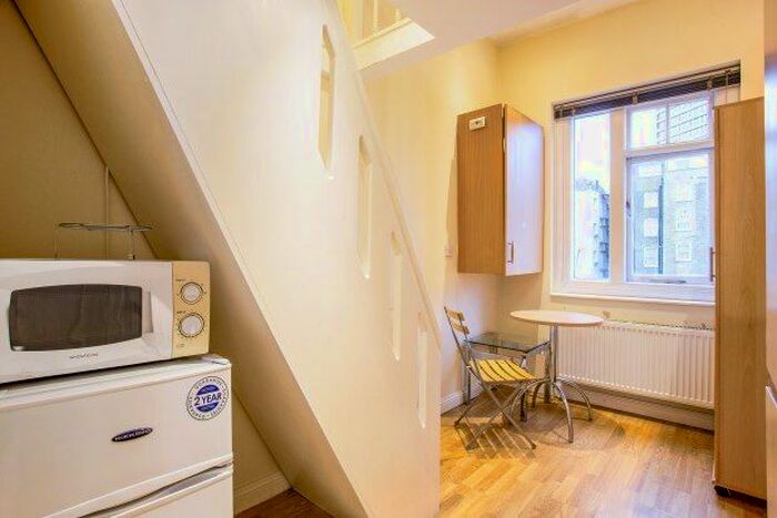 Studio To Rent In Courtfield Gardens, London SW5