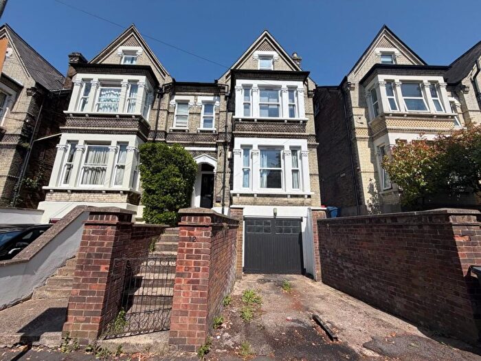 8 Bedroom Semi-Detached House To Rent In Priory Avenue, High Wycombe, HP13