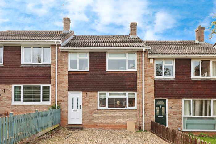 3 Bedroom Terraced House For Sale In Chiltern Close, Warmley, Bristol, BS30