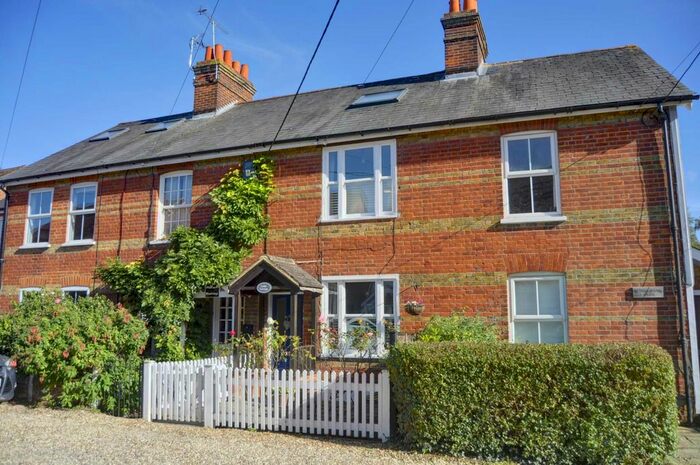 3 Bedroom Cottage To Rent In Graham Road, Cookham, SL6