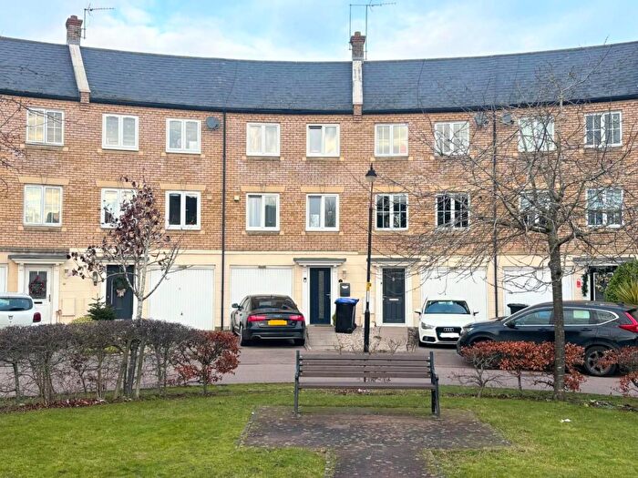 3 Bedroom Town House For Sale In Baines Way, Grange Park, Northampton, NN4