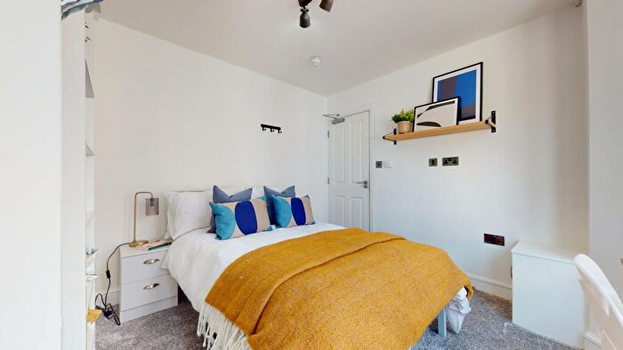 6 Bedroom Flat To Rent In Halsbury Road, Liverpool, L6