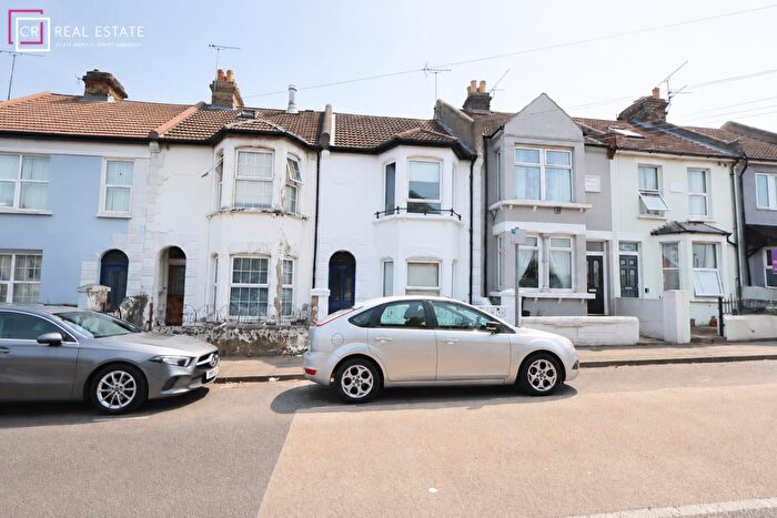 3 Bedroom House To Rent In Marlborough Road, Gillingham, ME7