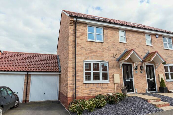 3 Bedroom Semi-Detached House To Rent In Harrington Road, Irthlingborough, NN9