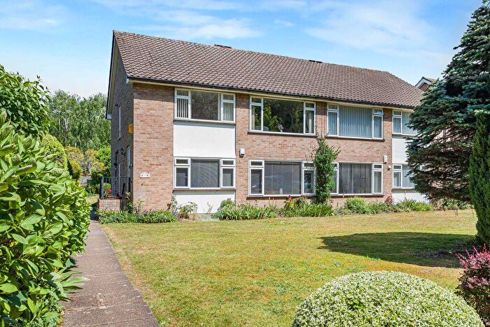2 Bedroom Ground Maisonette For Sale In Old Perry Street, Chislehurst, BR7