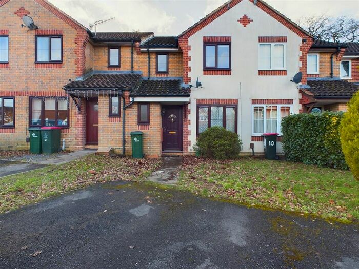2 Bedroom Property To Rent In Graveney Road, Maidenbower, Crawley, RH10