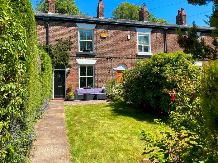 Houses for sale & to rent in M19 1SA, Cranwell Drive, Burnage Manchester