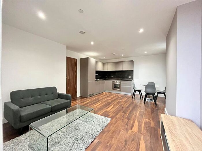 2 Bedroom Flat To Rent In Cambridge Street, Manchester, M1